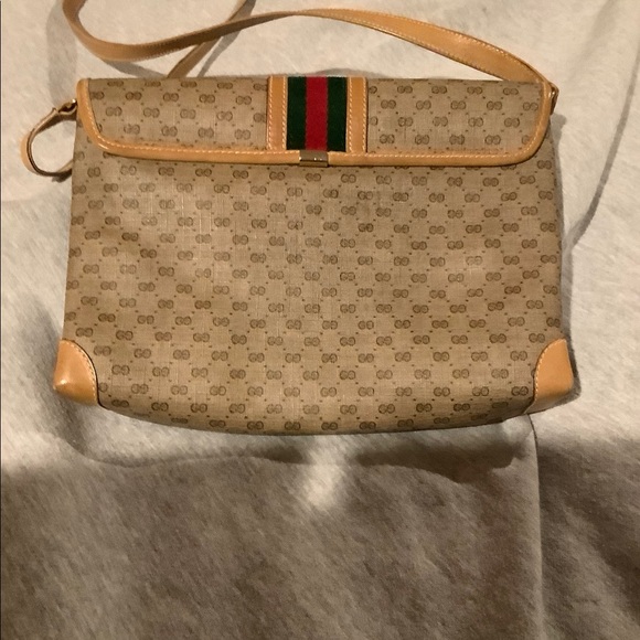 Vintage Gucci Crossbody - Picture 2 of 6